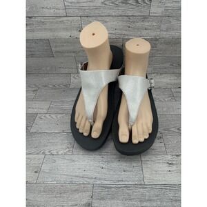FitFlop Shoes Womens Size 10 Silver White Sandal Thong‎ Buckle Slip On Comfort